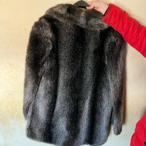 Faux fur coat size about medium women’s size